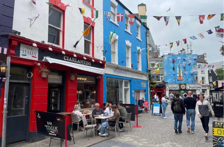 Shop Street Apartment Galway Exteriör bild